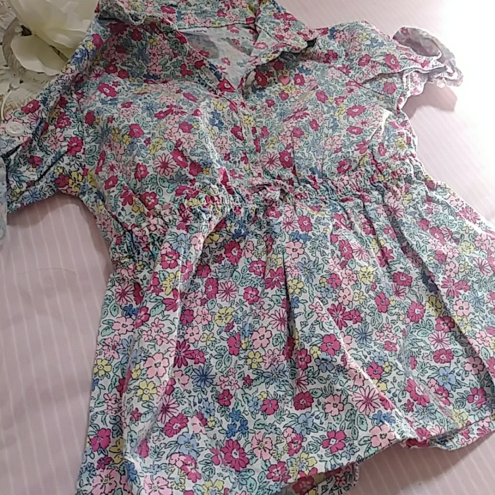 Carter's flowered top